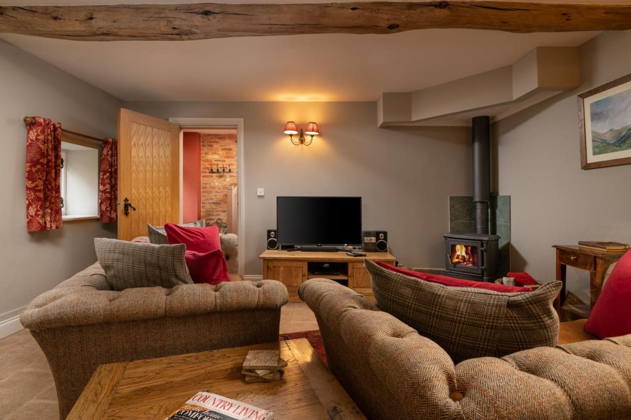 The Dovecote Villa - York — Photos 1
